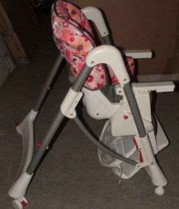 Chic 4 Baby rózsaszín műanyag Etetőszék Chic 4 Baby rózsaszín műanyag Etetőszék