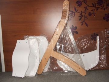 Baby-walz bükk/ fehér fa lépcsős etetőszék tálcával Baby-walz bükk/ fehér fa lépcsős etetőszék tálcával