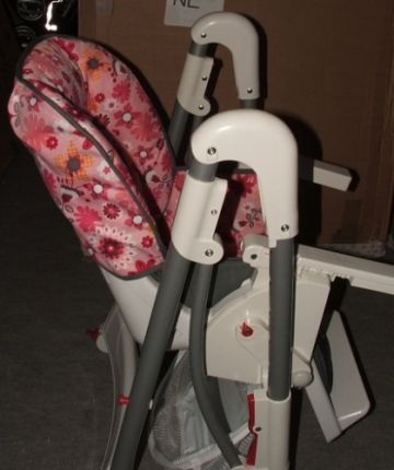 Chic 4 Baby rózsaszín műanyag Etetőszék Chic 4 Baby rózsaszín műanyag Etetőszék