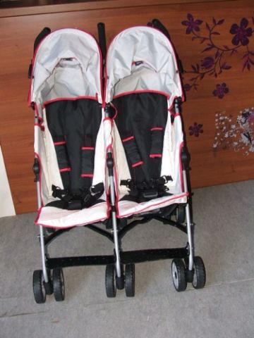 Herlag Iker/ Testvér Babakocsi Duo Buggy Piros/ fehér/ fekete Herlag Iker/ Testvér Babakocsi Duo Buggy Piros/ fehér/ fekete