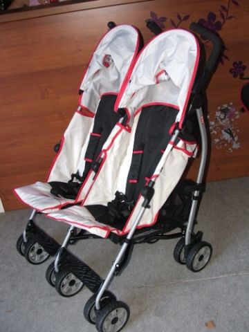 Herlag Iker/ Testvér Babakocsi Duo Buggy Piros/ fehér/ fekete Herlag Iker/ Testvér Babakocsi Duo Buggy Piros/ fehér/ fekete