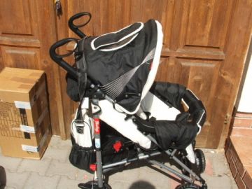 Herlag esernyőre csukható babakocsi krém/ fekete Herlag esernyőre csukható babakocsi krém/ fekete