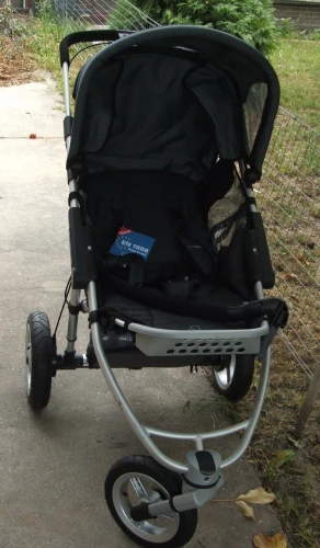 Quinny Speedi babakocsi - Fekete Quinny Speedi babakocsi - Fekete