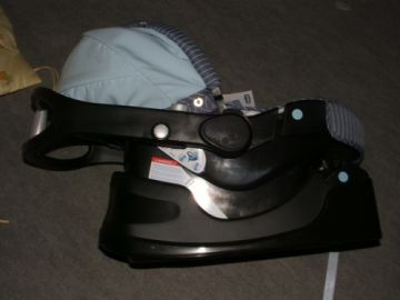 Chicco Auto fix babahordozó 0-13 kg-ig talppal Chicco Auto fix babahordozó 0-13 kg-ig talppal