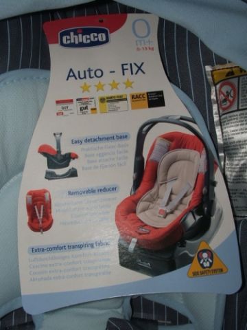 Chicco Auto fix babahordozó 0-13 kg-ig talppal Chicco Auto fix babahordozó 0-13 kg-ig talppal