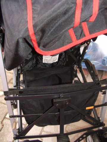 Esprit Karfás Ernyőkocsi - Fekete Esprit Karfás Ernyőkocsi - Fekete