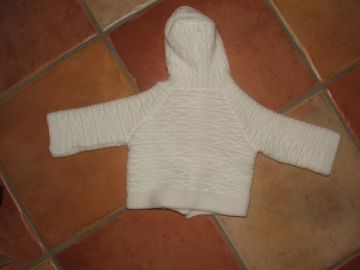 Fehér kötött kapucnis bélelt kardigán Fehér kötött kapucnis bélelt kardigán