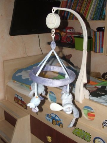 Noukies Zenélő körforgó textil kutyusos, sünis, madaras Noukies Zenélő körforgó textil kutyusos, sünis, madaras