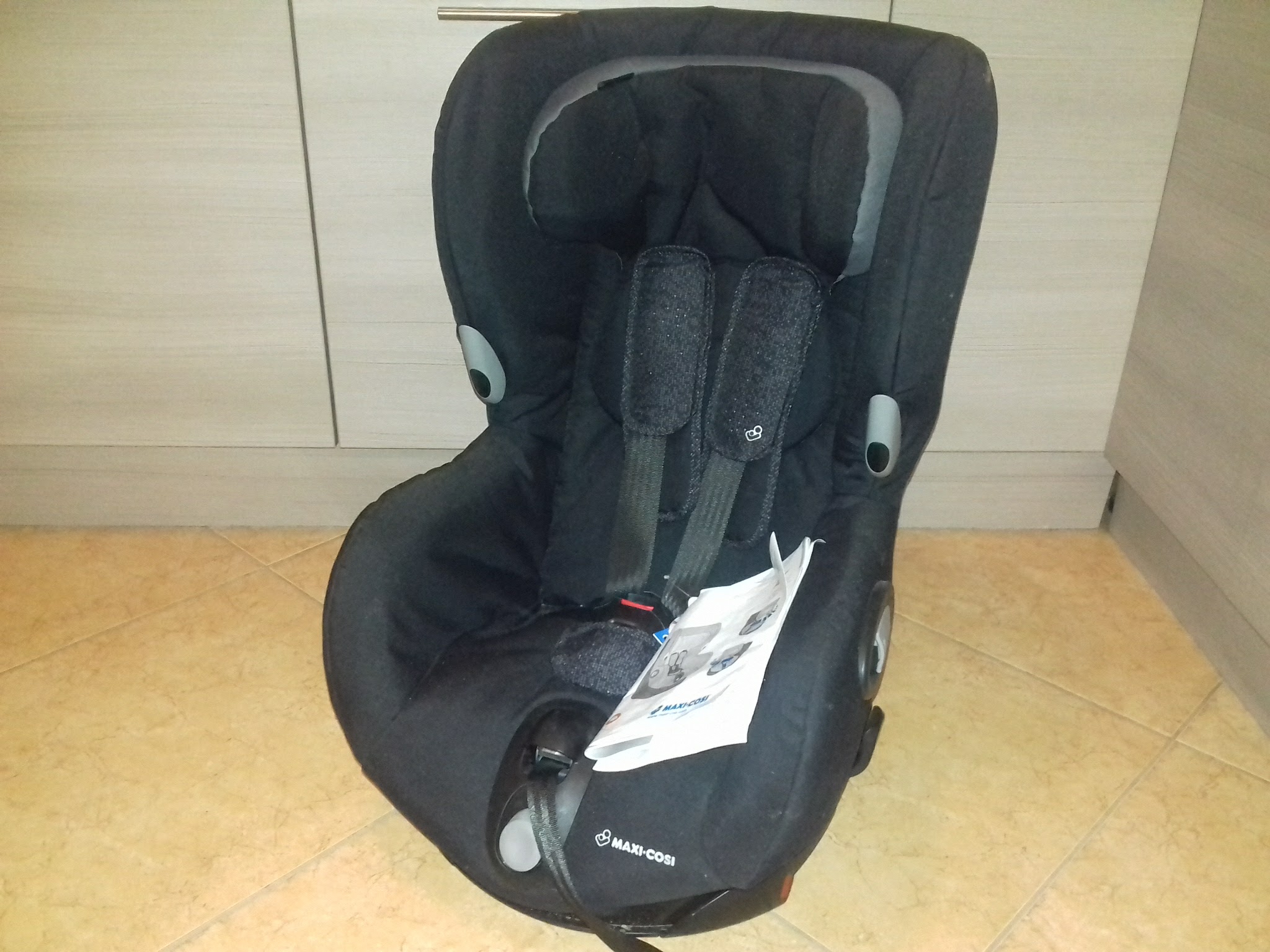 maxi cosi axiss triangle black